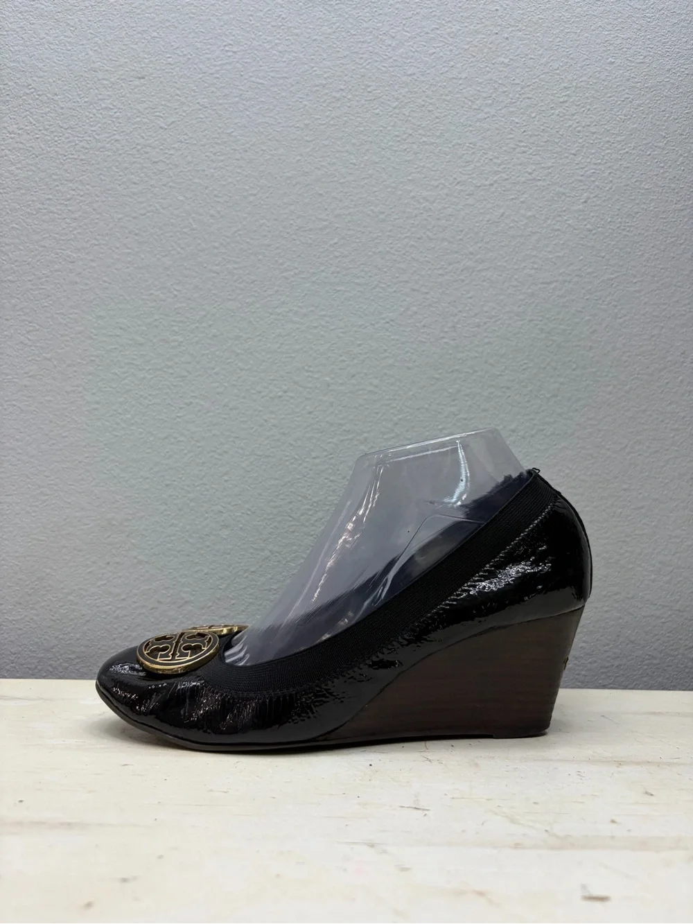 Tory Burch Black Patent Leather Coraline Wedge Pumps Size 9